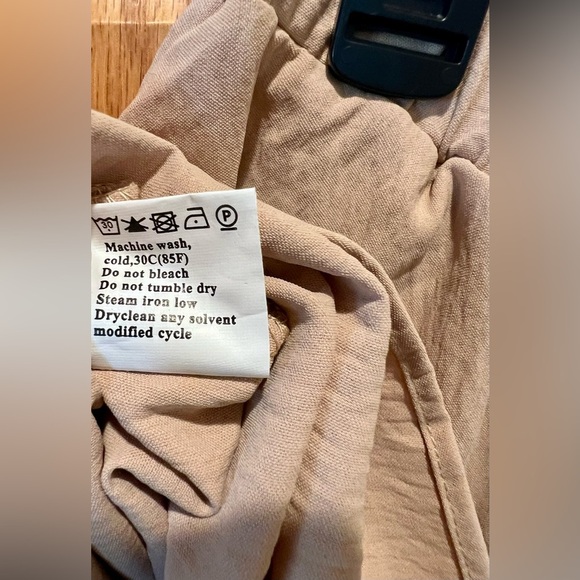 NWOT Women’s Size Large High Waist Tan Ruffled Shorts - Picture 9 of 12